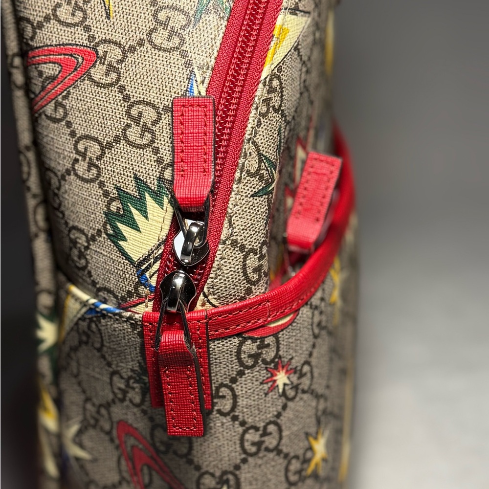 Authentic GUCCI GG Supreme Monogram Space Themed Backpack - Picture 6 of 14